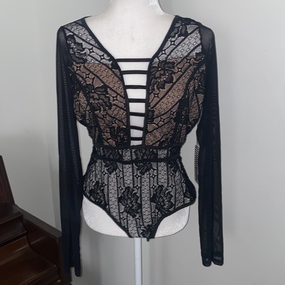 Haute Monde Tops - NWT Lace Bodysuit